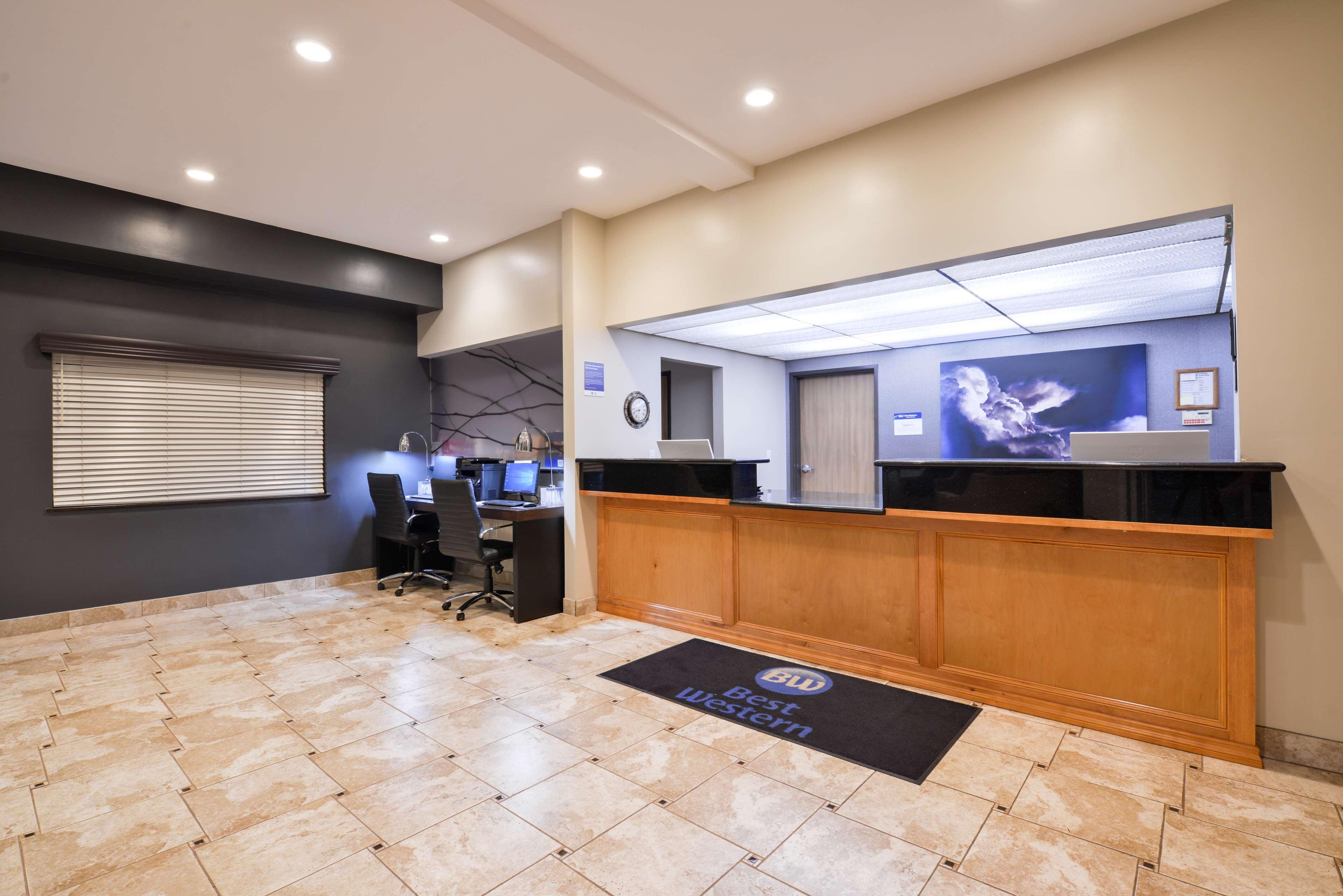 Best Western Newberg Inn Bagian luar foto