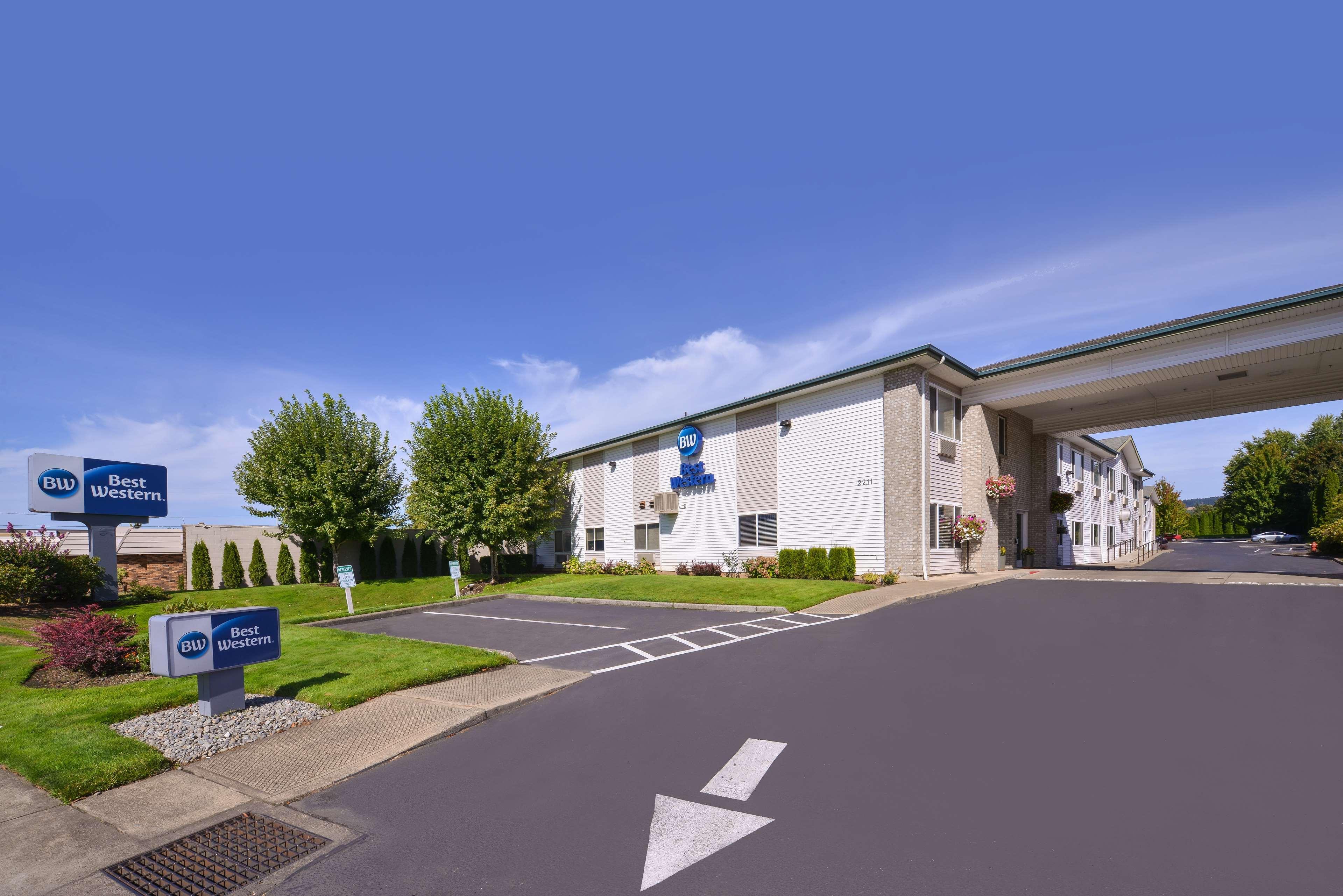 Best Western Newberg Inn Bagian luar foto
