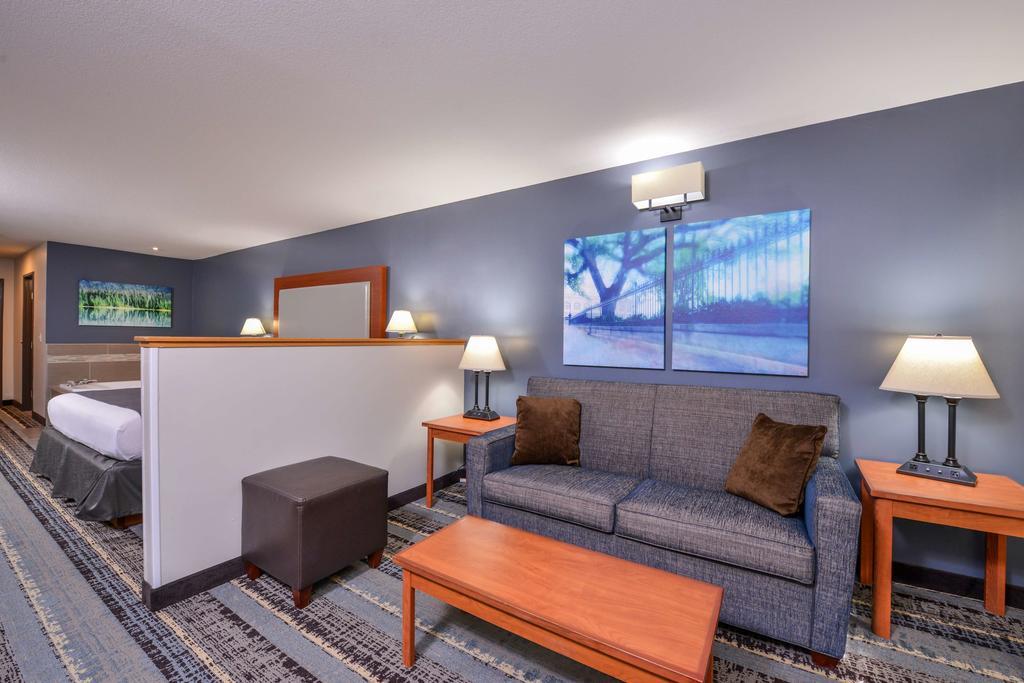 Best Western Newberg Inn Bagian luar foto