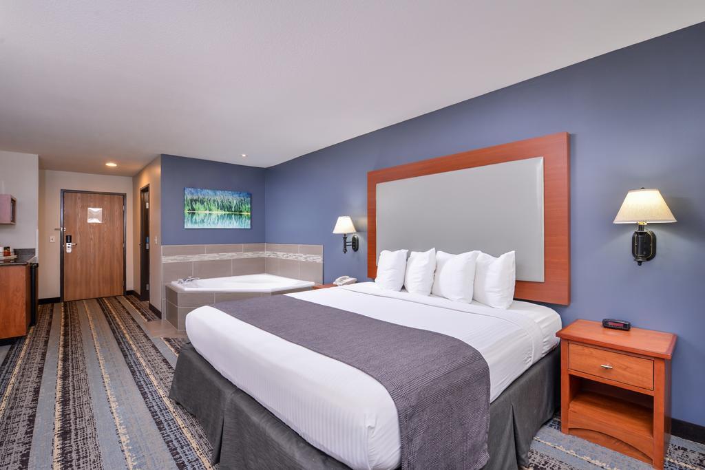 Best Western Newberg Inn Bagian luar foto